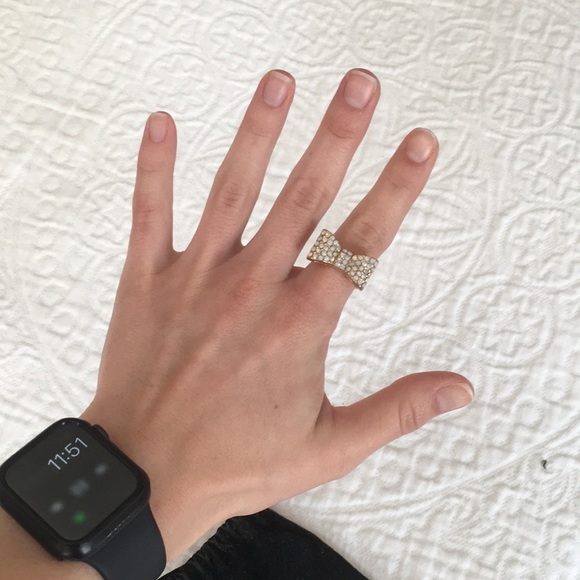 Rhinestone Bow Ring - Picture 3 of 5